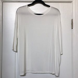 White top 3/4 length sleeve